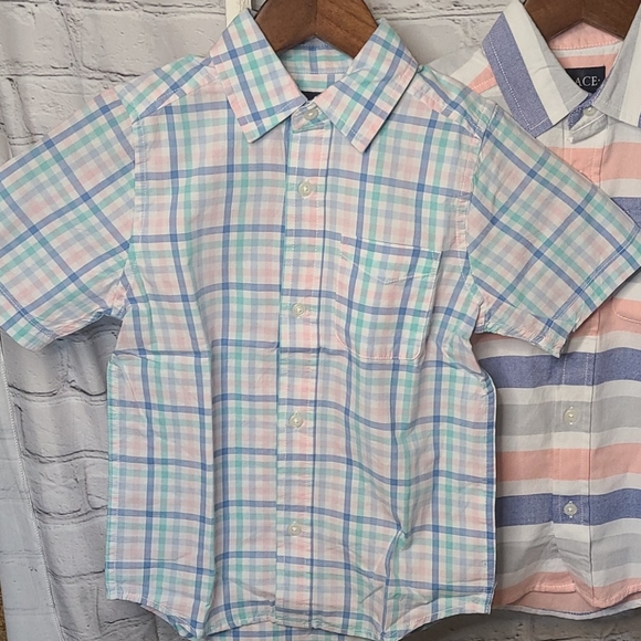 Two📌 Children's Place  short sleeve button down - Picture 3 of 5